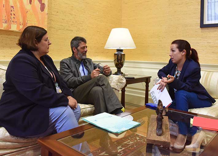 Reuniones con los grupos parlamentarios para que se enmiende y mejore el presupuesto destinado a Sanidad Reuniones con los grupos parlamentarios para que se enmiende y mejore el presupuesto destinado a Sanidad