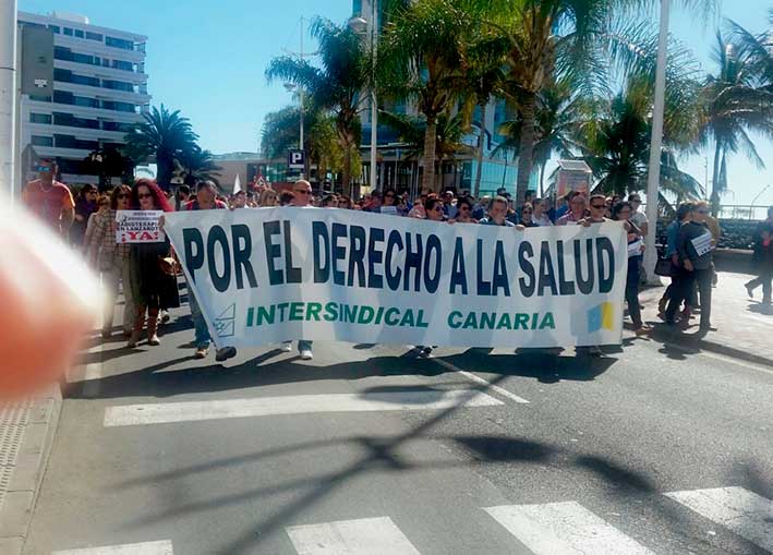 También los lanzaroteños se echan a la calle en demanda de una sanidad digna