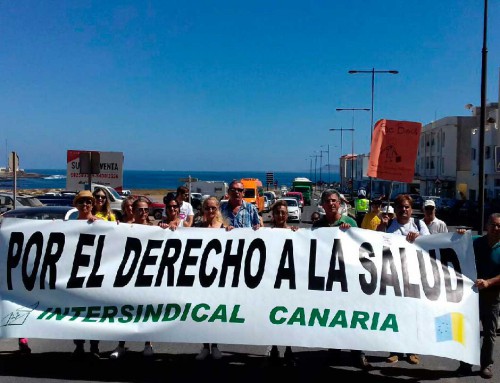 Intersindical Canaria con las madres de la Oliva en reclamación de pediatras