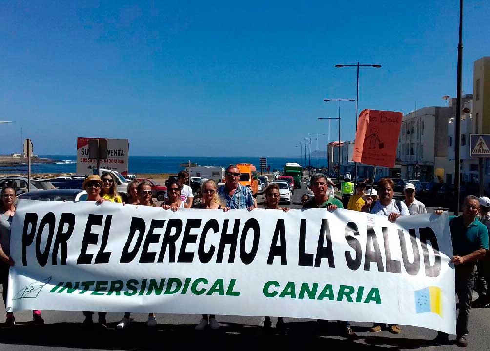 Intersindical Canaria con las madres de la Oliva en reclamación de pediatras