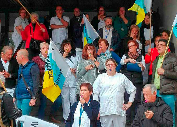 Los celadores del Hospital de la Candelaria inician protestas ante el deterioro de las condiciones de trabajo