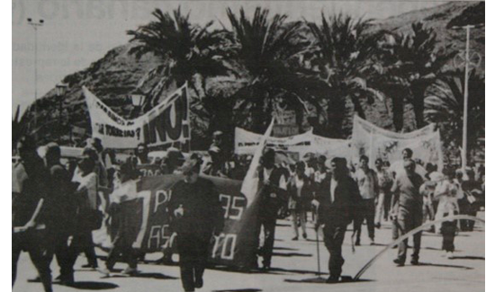 Protesta gomera por las actividades que lesionan el medio natural 8 de abril del 2000