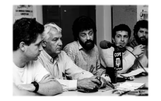 Piden al cabildo de Tenerife la dimisión de la dirección del Hospital Universitario de Canarias 13 de marzo de 1990 Piden al cabildo de Tenerife la dimisión de la dirección del Hospital Universitario de Canarias 13 de marzo de 1990