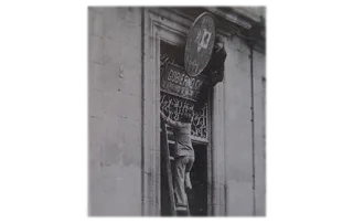 Expresiones de júbilo callejero por la instauración de la 2ª República 14 de abril de 1931 Expresiones de júbilo callejero por la instauración de la 2ª República 14 de abril de 1931