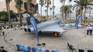 Normalización de la guerra: el cazabombardero en el centro comercial